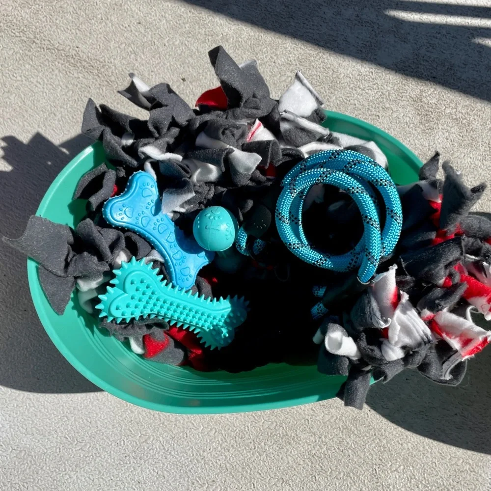 Brand New!🛍️Pet/Dog Gift Baskets 🛍️ for your Fur-baby 🐾🐩Toys, Leash, Blanket